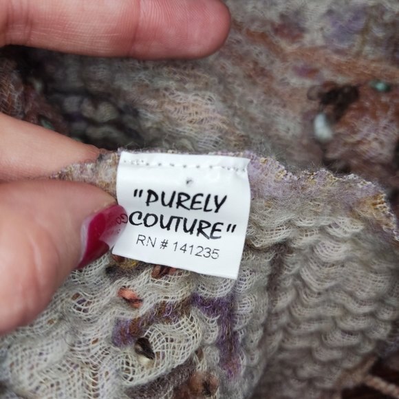 100% Wool embroidered Scarf Wrap - Picture 6 of 8